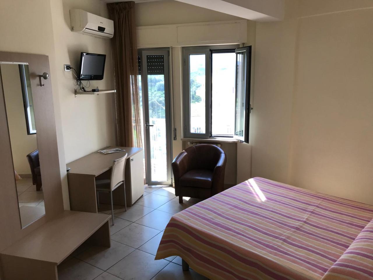 Hotel San Luca Rossano Dış mekan fotoğraf